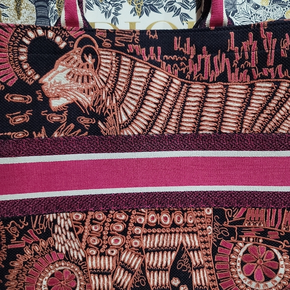 Dior Book Tote Canvas Embroidered Animals Tiger  Deep Blue Fuchsia Large Size - Picture 13 of 17